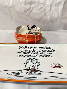 Peanuts Halloween serving set in Orange & White NWT